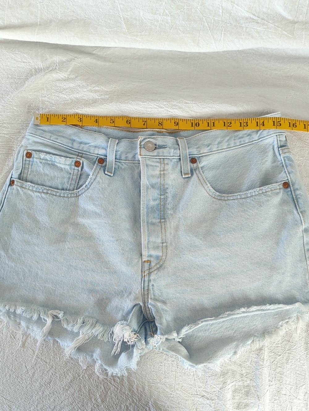 Levi’s 501 Button Fly Denim Cutoff Shorts Light Wash Size 30 - Picture 6 of 8
